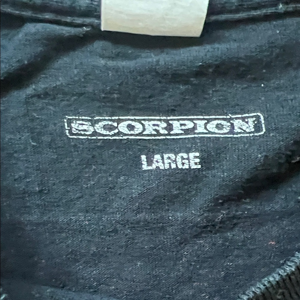 Men’s Faded Black Drake Scorpion 2018 World Tour Tee - Picture 4 of 5